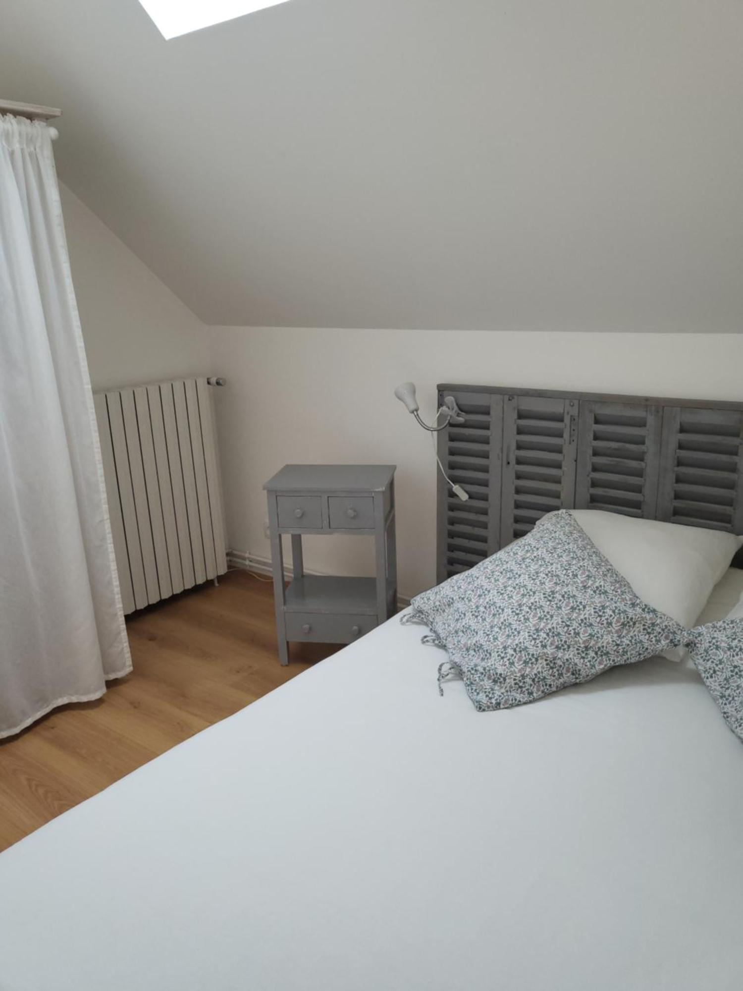 Вилла La Forge, Gite Familial,A Sainte Mere Eglise Экстерьер фото